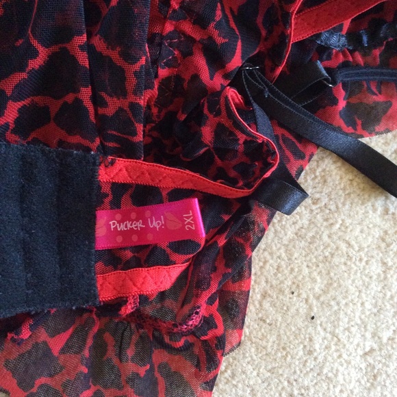 Pucker up plus lingerie. Sz 2XL sheer black/ red - Picture 3 of 6